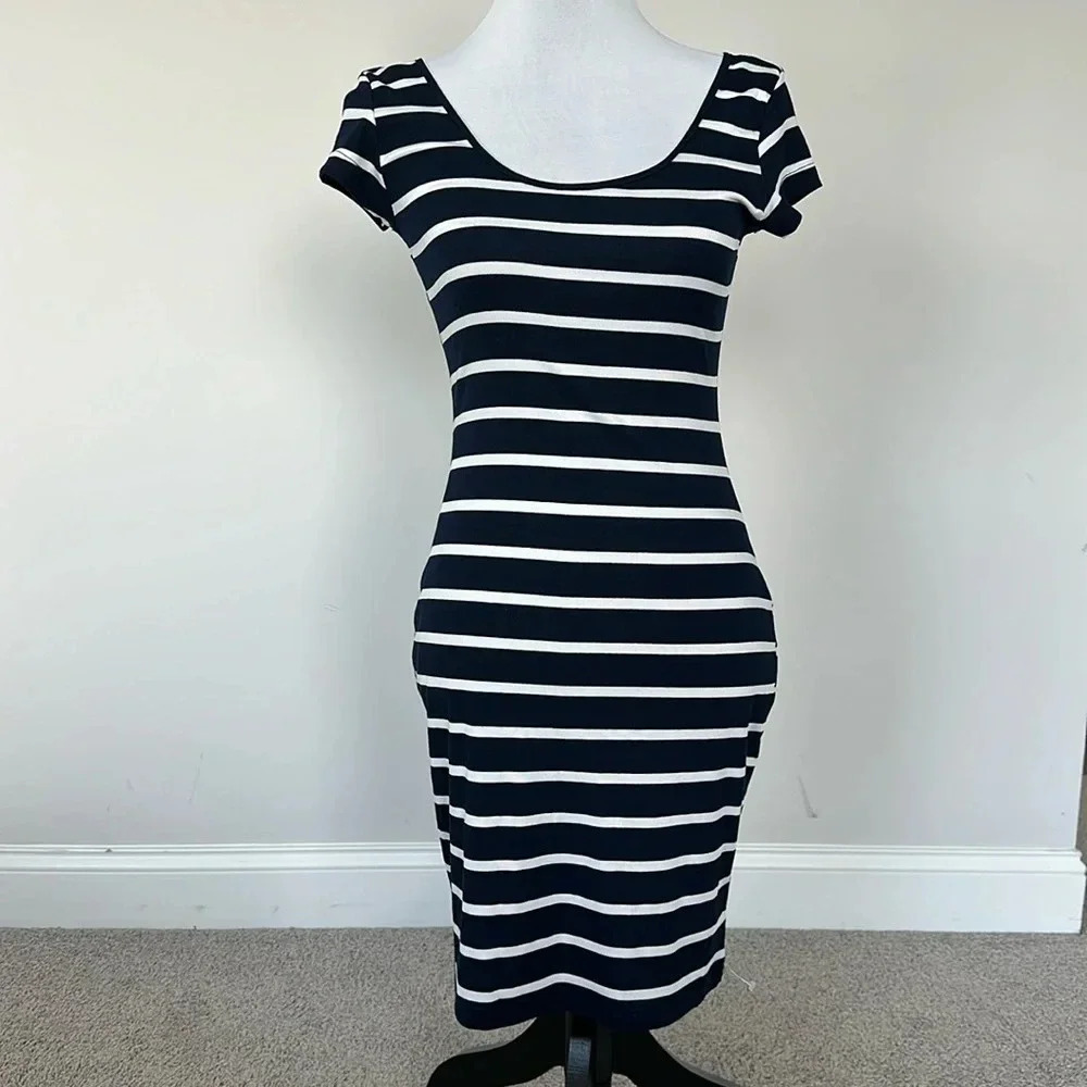 NWT Leshop‎ Navy and White Striped Dress Sz M